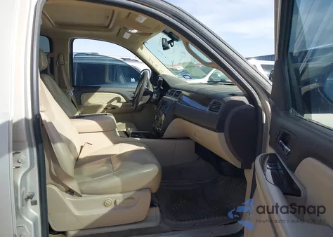 2009 GMC Yukon Xl 1500 Denali z USA, uszkodzony, nr VIN 1GKFC06279R303008